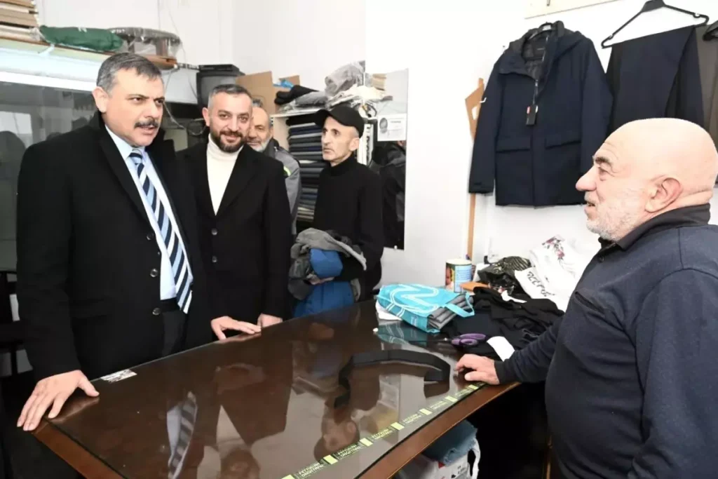 Vali Çiftçi Esnafları Ziyaret Etti