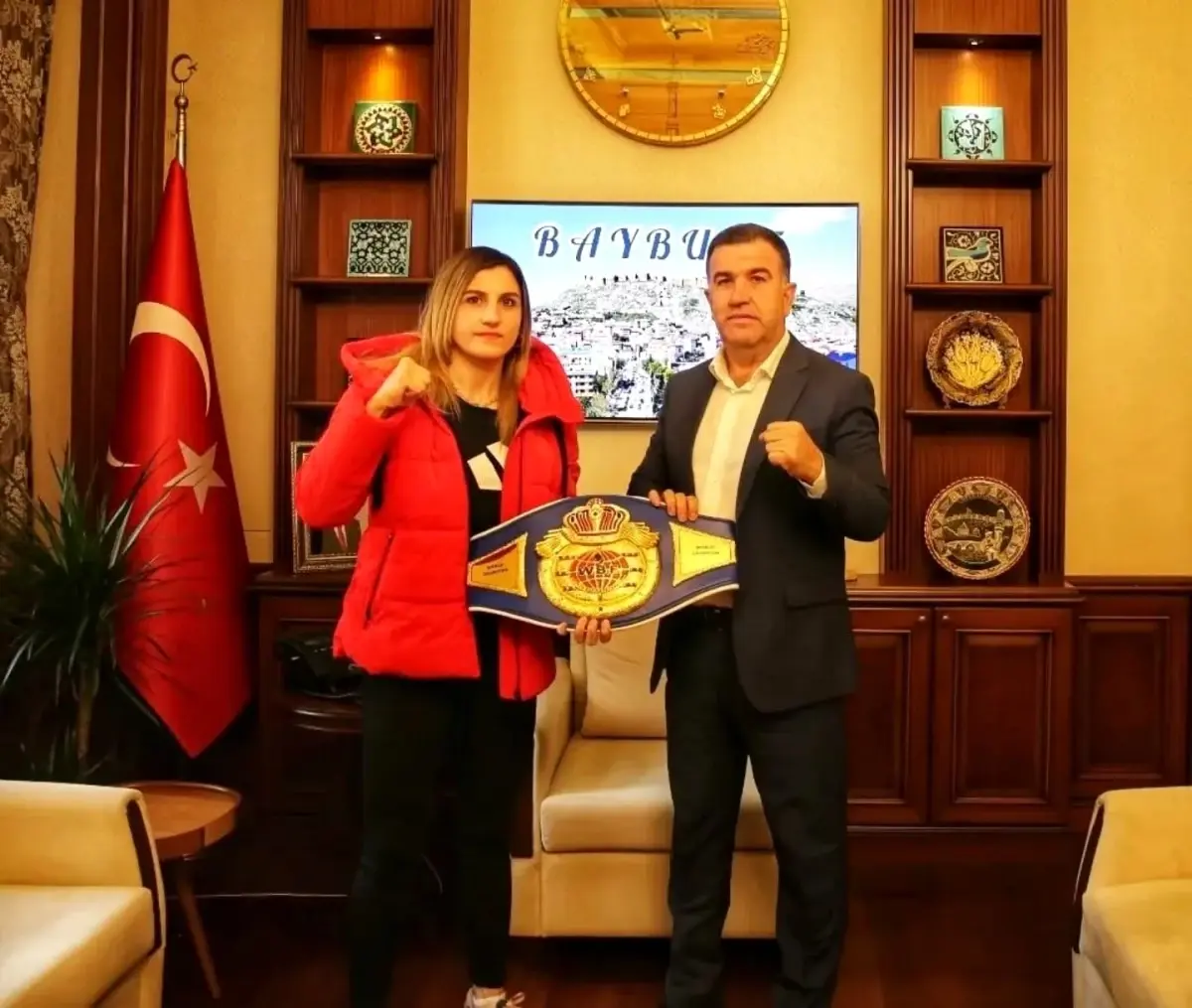 Elif Nur Turhan Dünya Şampiyonu Oldu! Bayburt Valisi Eldivan’dan Gururlu Tebrik