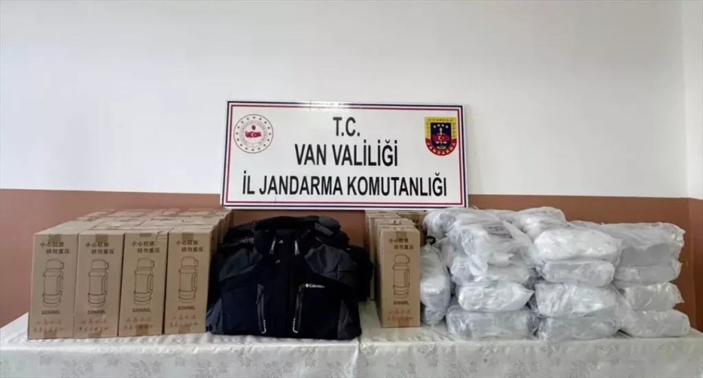 Başkale’de Gümrük Kaçağı Malzeme Ele Geçirildi