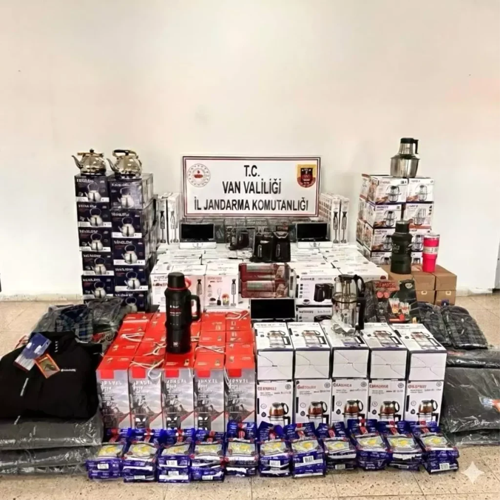 Başkale’de Gümrük Kaçağı Eşya Operasyonu