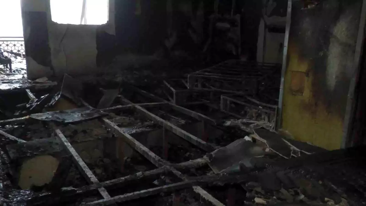 Van’da otel restoranındaki yangının boyutu gün ağarınca ortaya çıktı