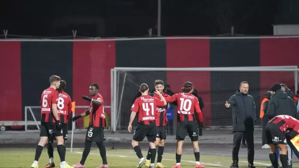 Vanspor FK, Hatayspor’u 4-0 Yendi