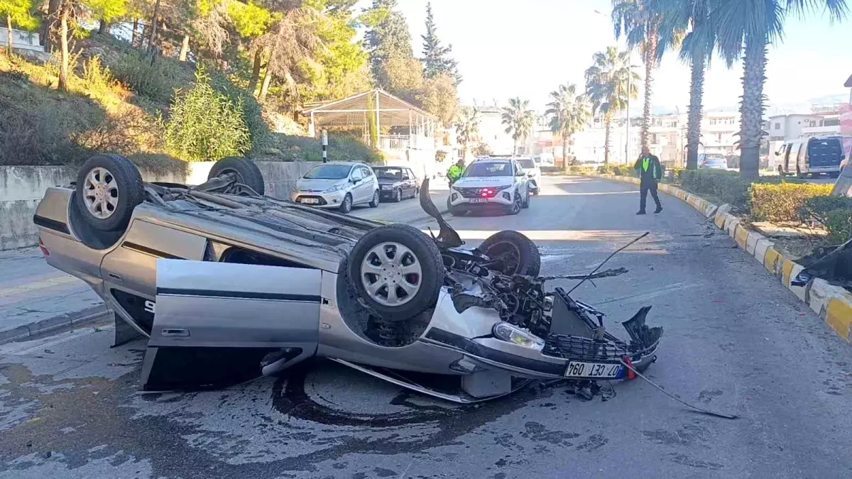 Manavgat’ta Trafik Kazası: 2 Yaralı