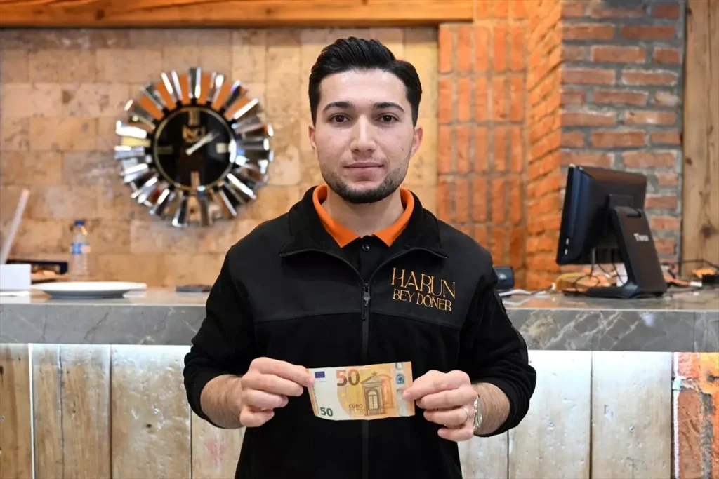 Kayseri’de Turist Bahşiş Hatası: 50 Avro Verildi, 45 Avro Geri İstendi