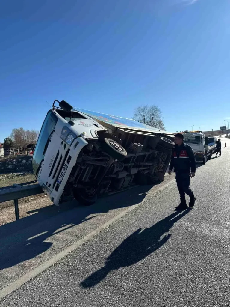 Afyonkarahisar’da Kamyonet Kazası