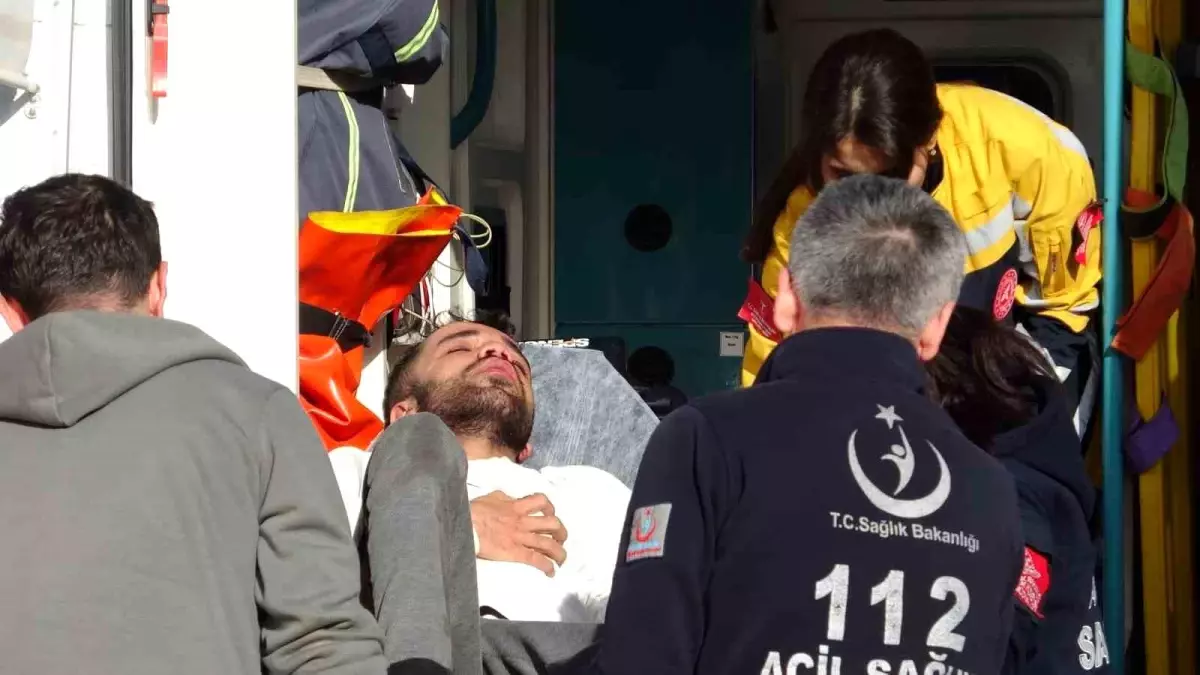 Antalya’da Kepez’de Apartman Yangını: 1 Yaralı ve Hızlı Müdahale