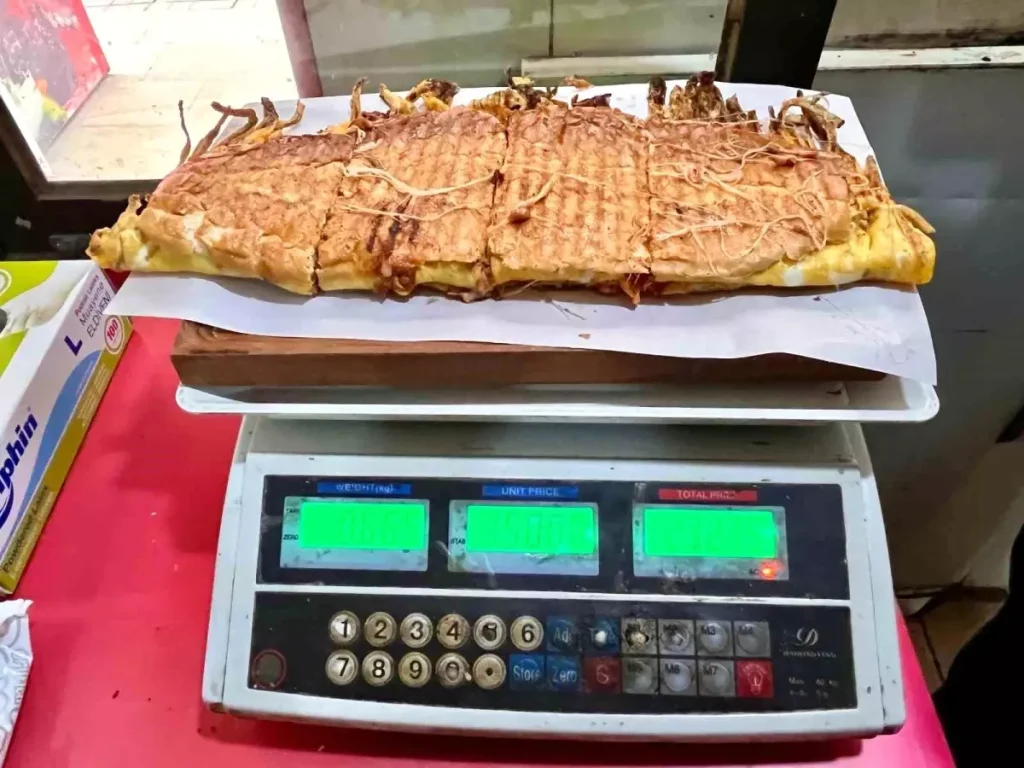 Siirt’te 600 Liralık Tost Dükkanı: Şefin Tavsiyesi Göz Kamaştırıyor