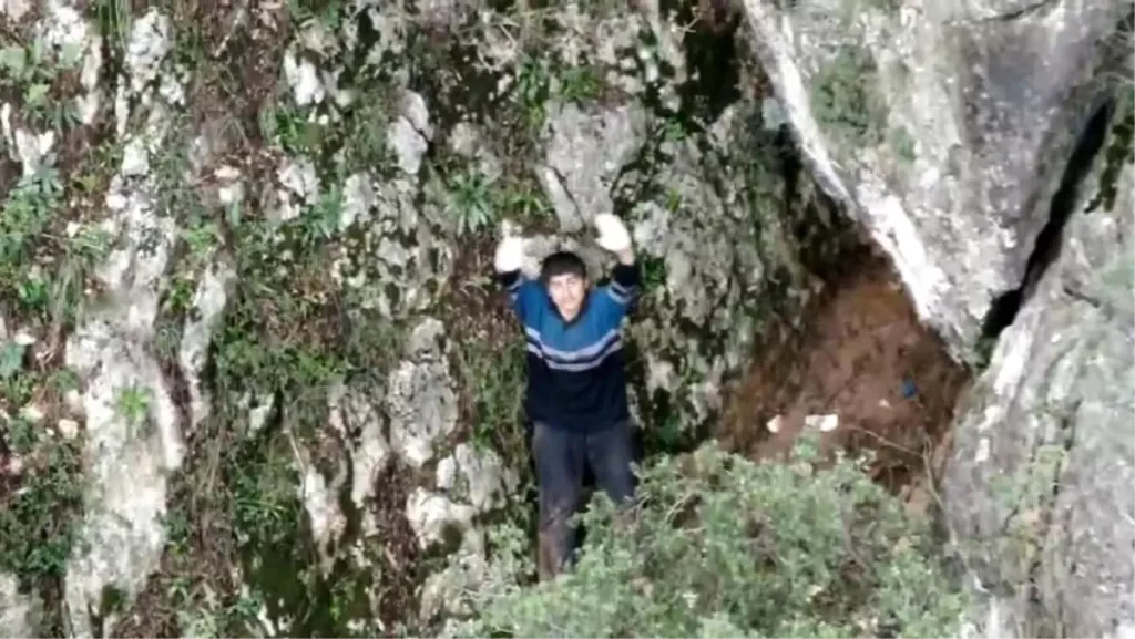 Antalya’da 4 Gün Mahsur Kalan Genç, JAK ve AFAD’ın 10 Saatlik Tırmanışıyla Kurtarıldı