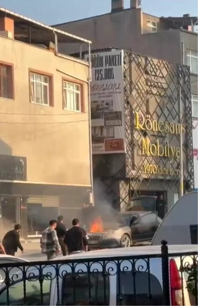 Eyüpsultan’da Lüks Araç Yangını