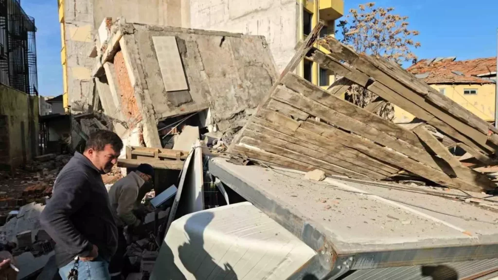 Balıkesir’de Yıkımda Korkutan Anlar