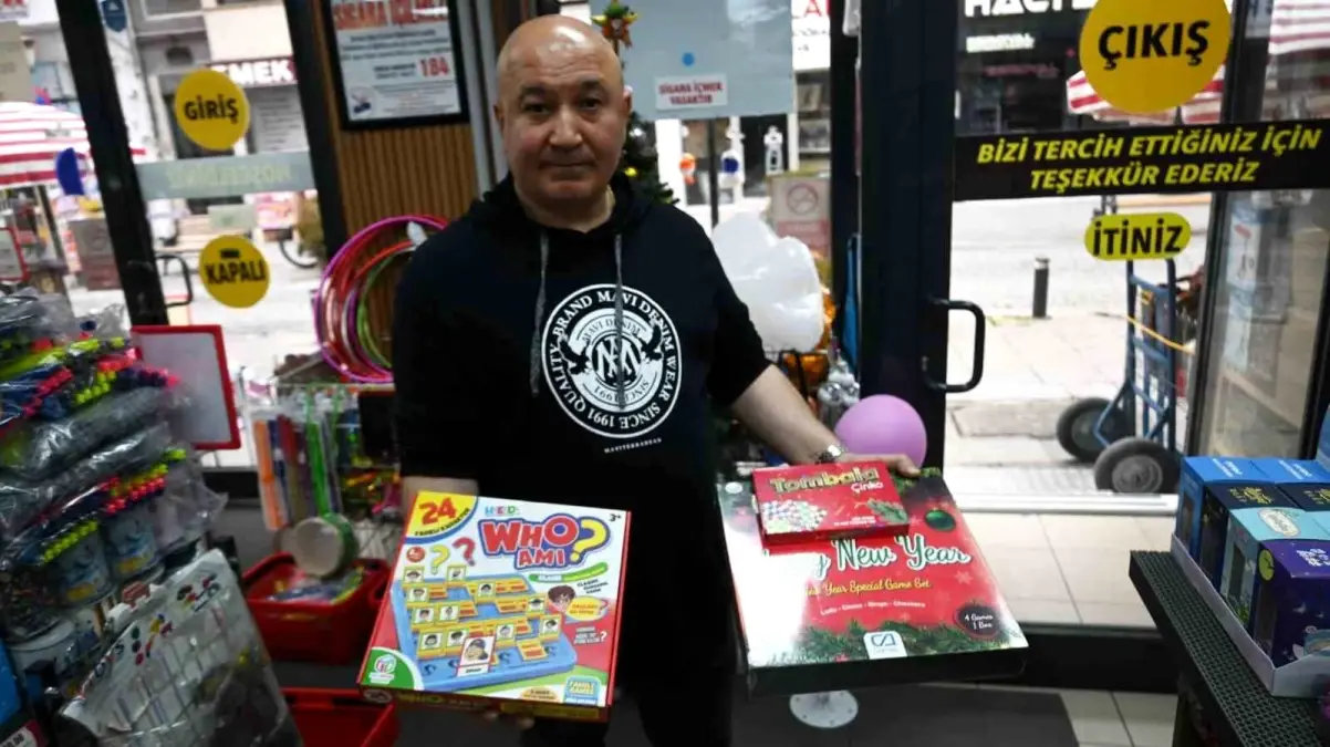 Eskişehir’de Yılbaşı Alışverişi Canlandı: LED Lambalar ve Kutu Oyunları Rafları Doldurdu