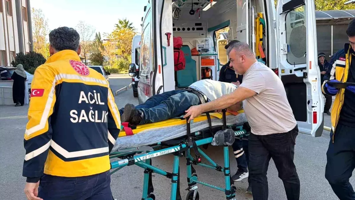 Adıyaman’da Minibüs ve Otomobil Çarpıştı: 5 Yaralı