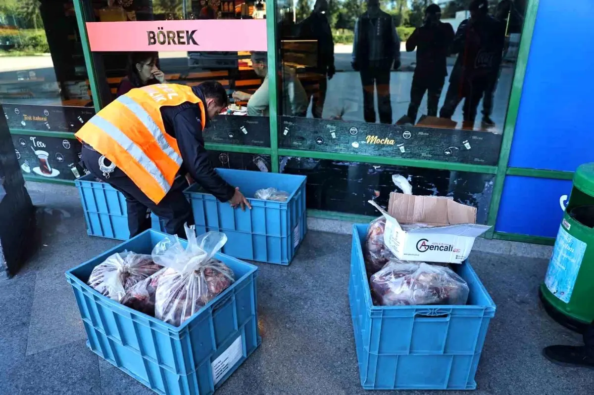 Yolcu Otobüsüyle Uygunsuz Şartlarda Taşınan Çeyrek Ton Et Çıkarıldı