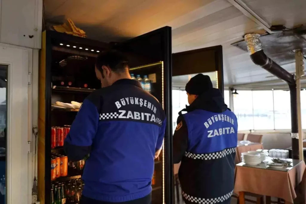 Zabıtadan balıkçı teknelerine yılbaşı denetimi