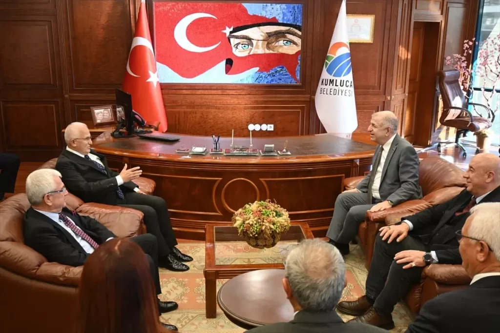 Ümit Özdağ, Kumluca ve Kemer’de Muhtar ve Belediye Başkanlarıyla Görüştü