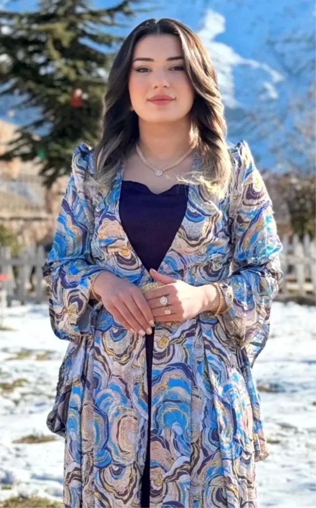 Hakkari’de Kontrolsüz Araç 300 Metrelik Uçuruma Düşerek Genç Kızı Hayatından Alıp Gitti