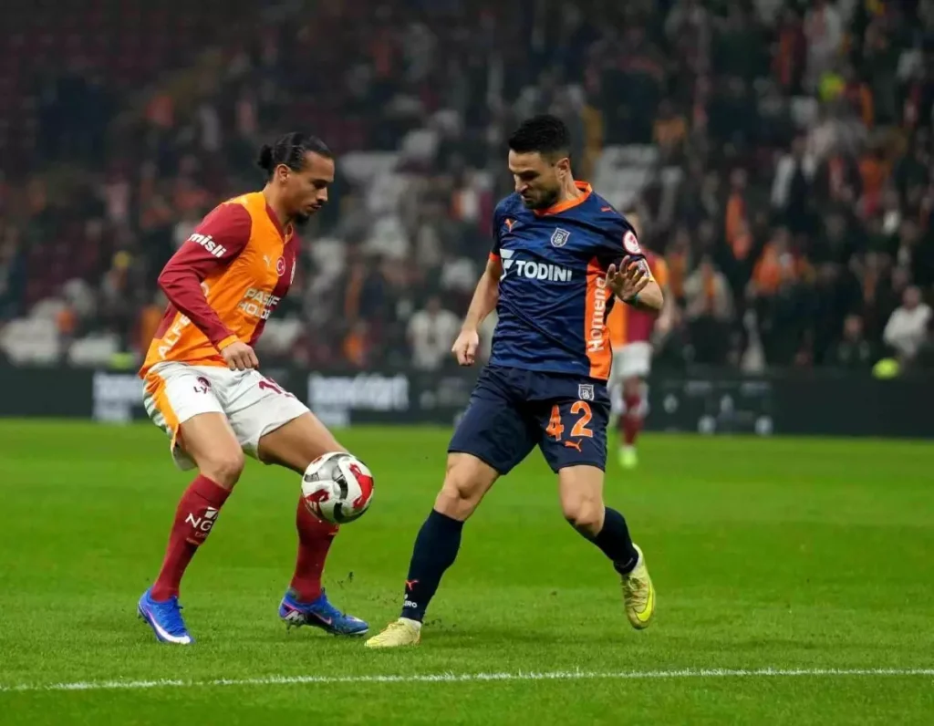 Galatasaray – RAMS Başakşehir Maçı Golsüz Başladı