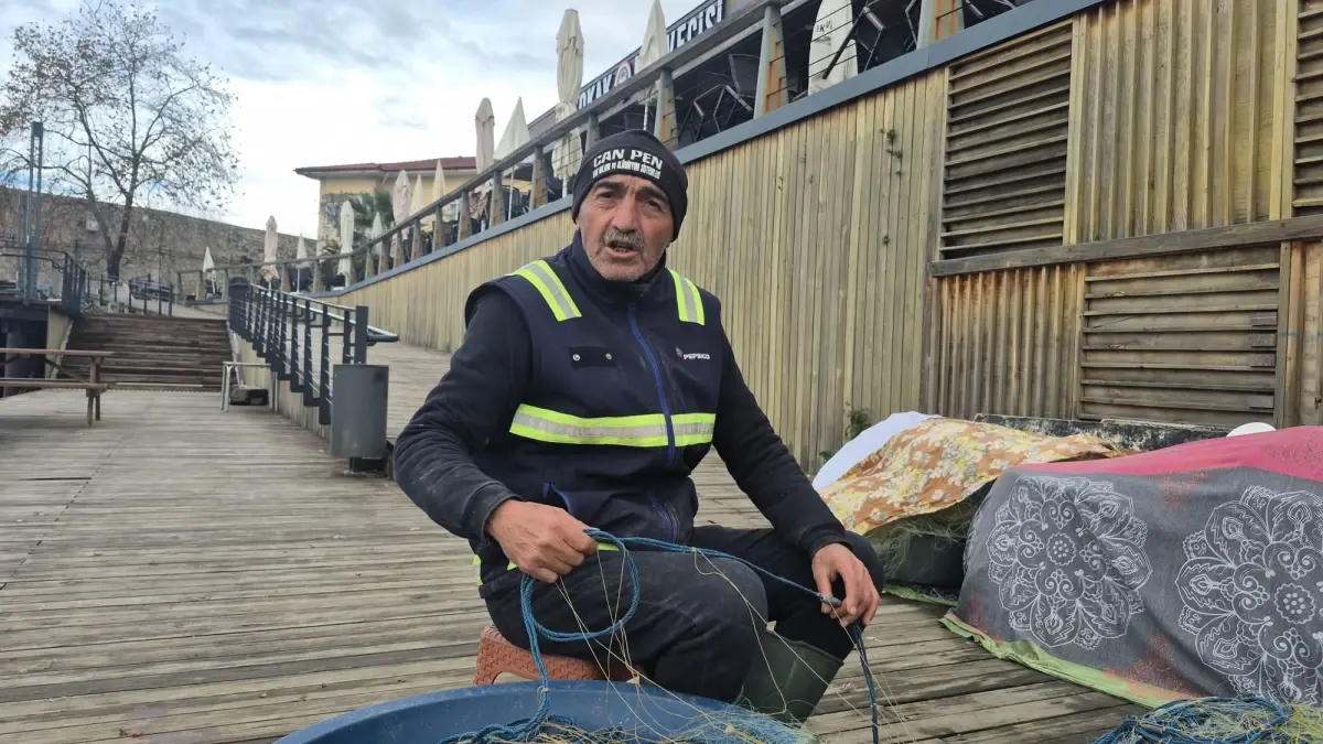 Balıkçılar Denizden 1 Ton Çöp Çıkardı