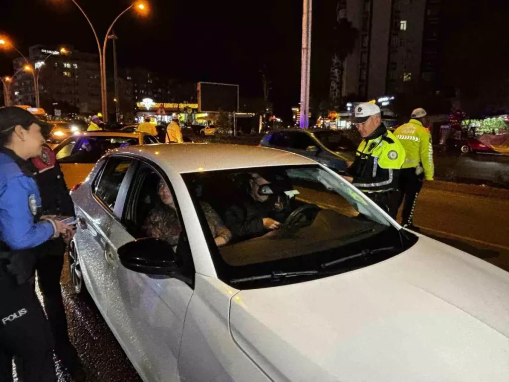 Adana’da 9 Bin Güvenlik Görevlisiyle Yılbaşı Huzur ve Güven Operasyonu