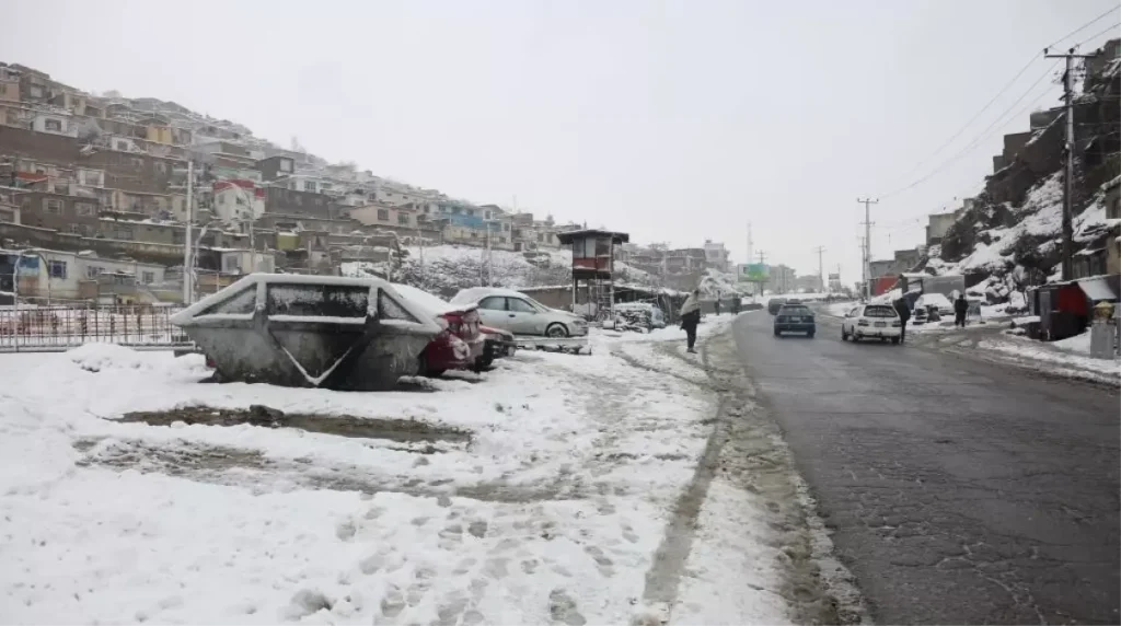 Afganistan’da Kar ve Sel Felaketi