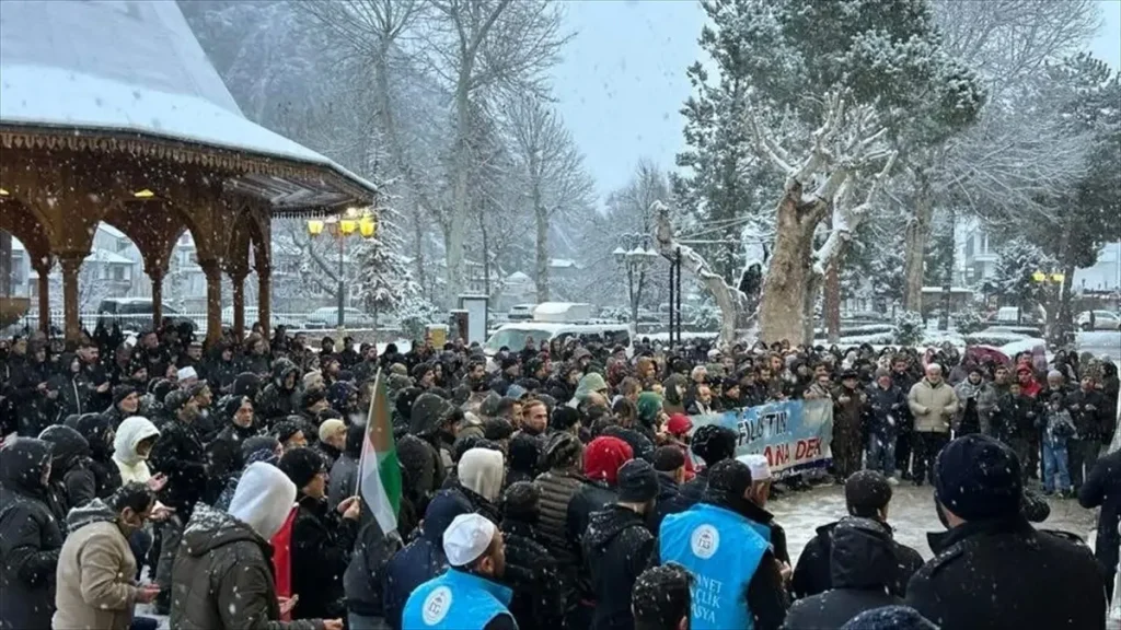 Amasya’da Gazze’ye Destek Etkinliği Binlerce Kalbi Birleştirdi