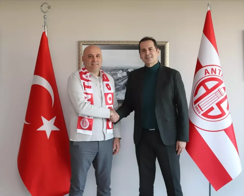 Antalyaspor’da Yeni Teknik Direktör Sami Uğurlu Görev Başında!