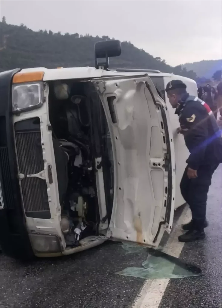 Germencik’te İşçi Servisi Devrildi: 6 Yaralı