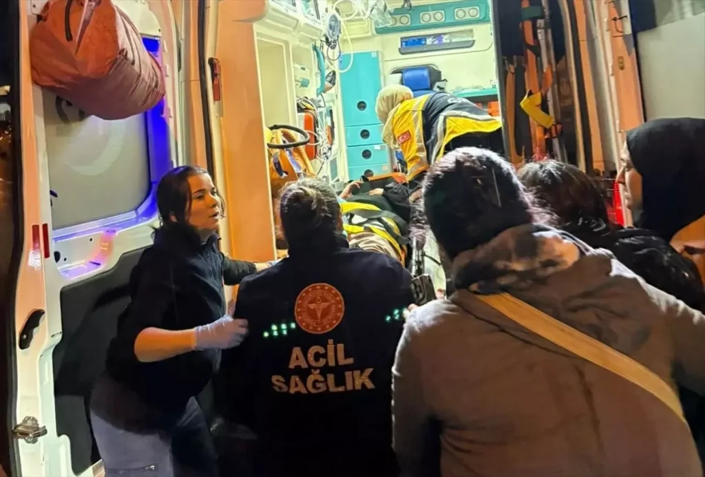 Nazilli’de Kamyonet Çocuğa Çarptı: 15 Yaşındaki Öğrenci Hastaneye Kaldırıldı