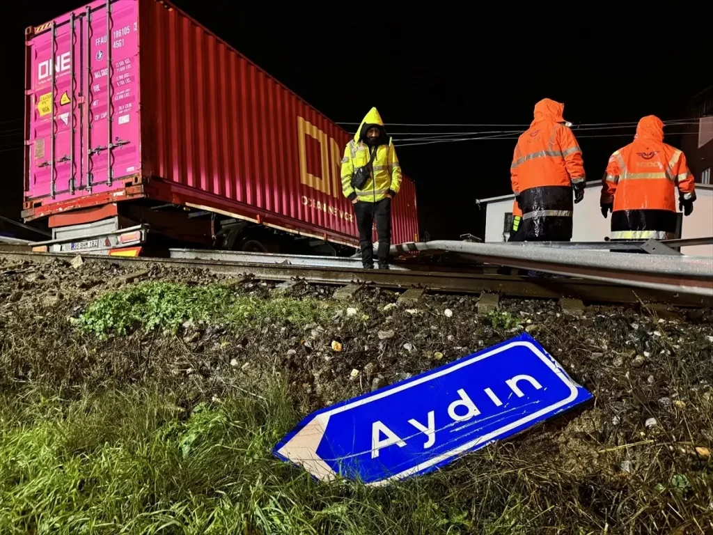Aydın’da Tır Kazası: Sürücü Hayatını Kaybetti