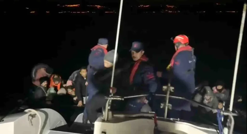Çanakkale’de 30 Kaçak Göçmen, 12’si Çocuk, Sahil Güvenlik Tarafından Yakalandı