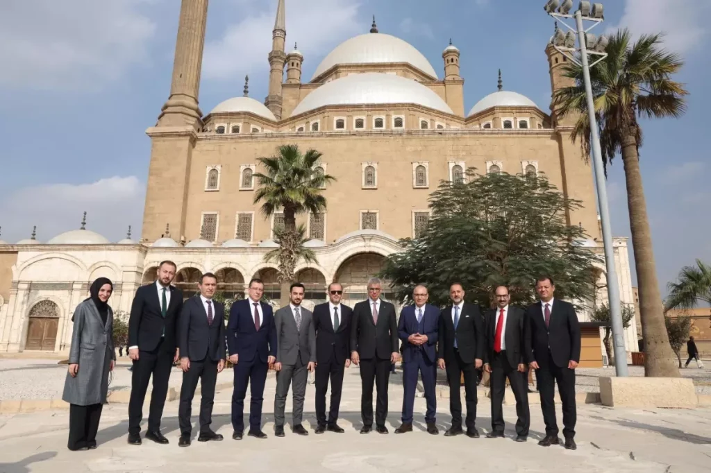 Bakan Memişoğlu Mısır’da Tarih Ziyareti ve Kültürel Bağları Güçlendirdi