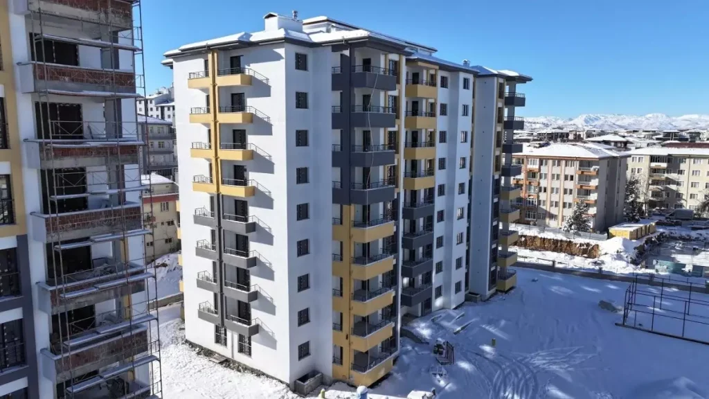 Başkan Geçit, “Yeşil Yaşam Evleri Yeşilyurt’un geleceğine değer katıyor”