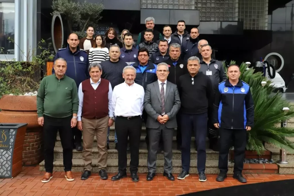 Başkan Tetik, Mesai Arkadaşlarının Yeni Yılını Coşkuyla Kutladı