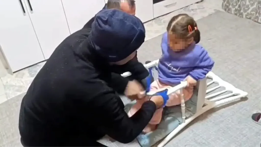 Batman’da Çocuk Sandalyeye Sıkıştı