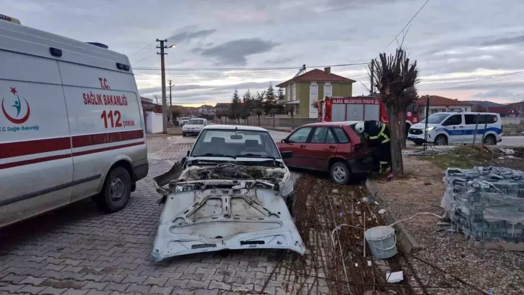 Çorum Alaca’da İki Otomobil Çarpıştı: 1 Yaralı