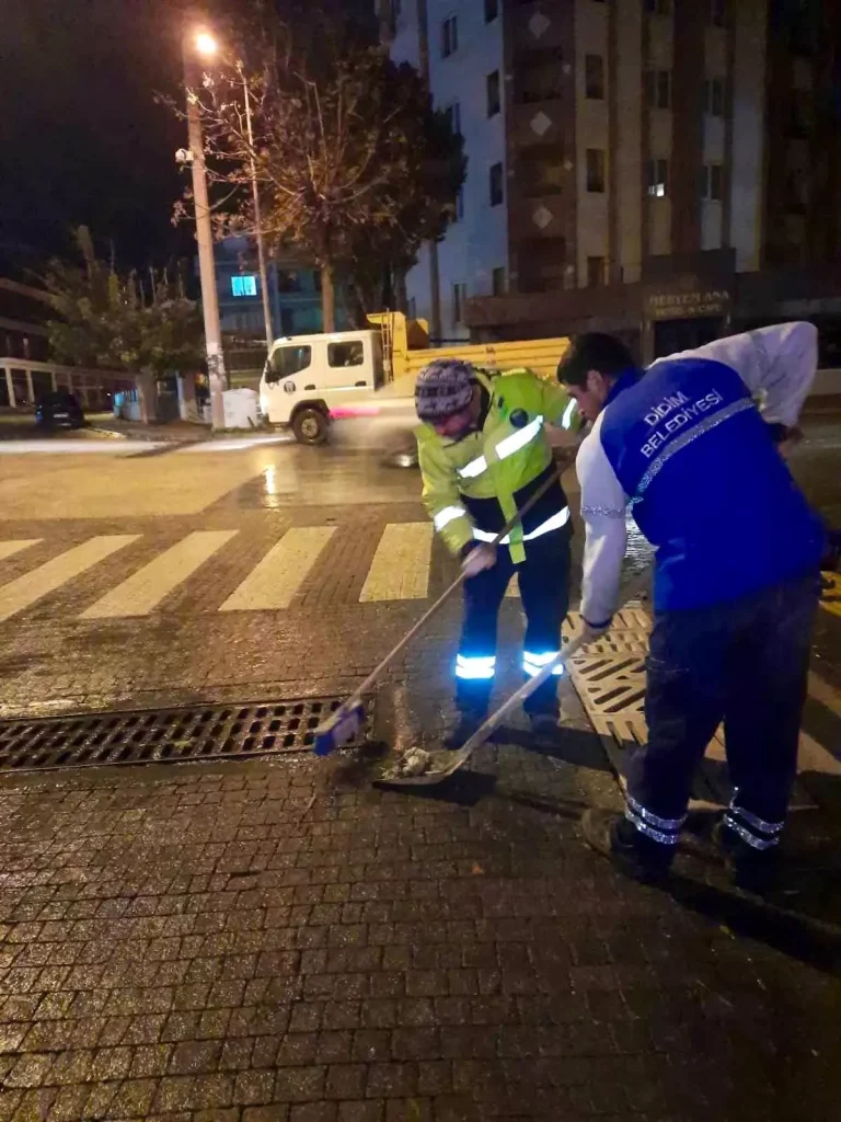 Didim Belediyesi Ekipleri Her Zaman Görevde: Sağanak Yağışa Anında Müdahale