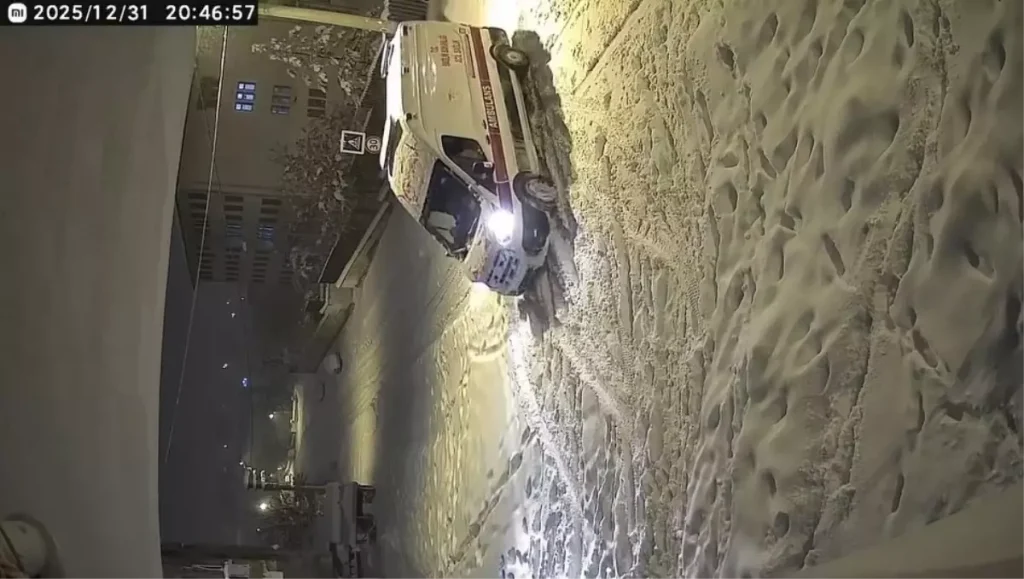 Diyarbakır’da Çatılar Çöktü, Araçlar Zarar Gördü