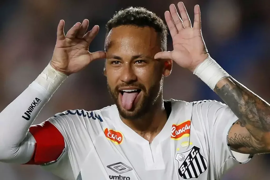 Dünyaca Ünlü Gazeteci Duyurdu! Neymar İmzayı Atıyor