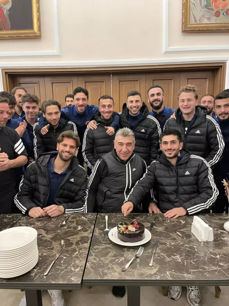 Fethiyespor’un Antalya Kampında 1 Ocak Doğum Günü Coşkusu