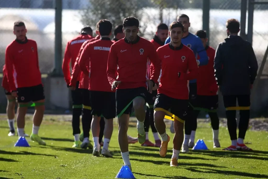 Gençlerbirliği Antalya’da Kış Kampına Girdi: Metin Diyadin’ın İlk Antrenmanı Görüntülendi