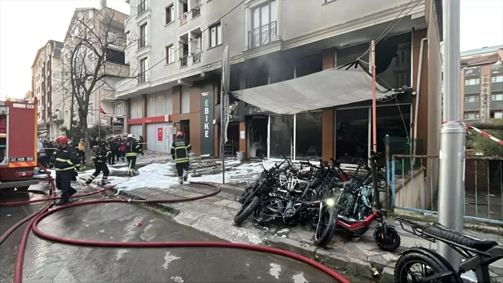 Çayırova’da Şok Yangın: Elektrikli Araç Bataryası İşyerini Harap Etti!