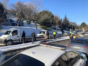 Bursa’da Buzlanma Kazası: 4 Yaralı