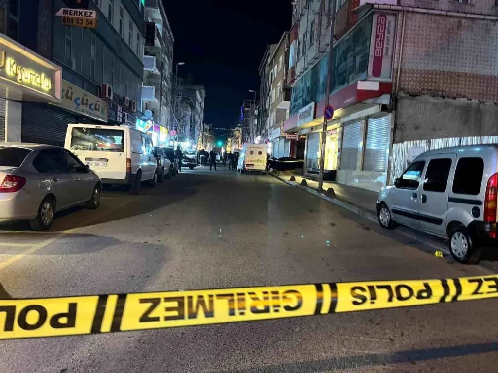 Küçükçekmece’de Silahlı Saldırı: 2 Ölü
