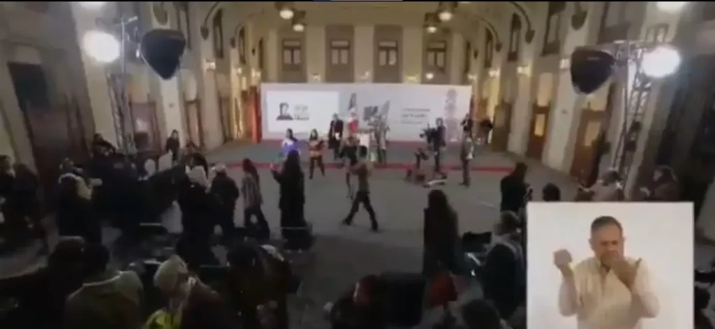 Meksika’da Devlet Başkanı Deprem Anında Basın Toplantısında Yakalandı