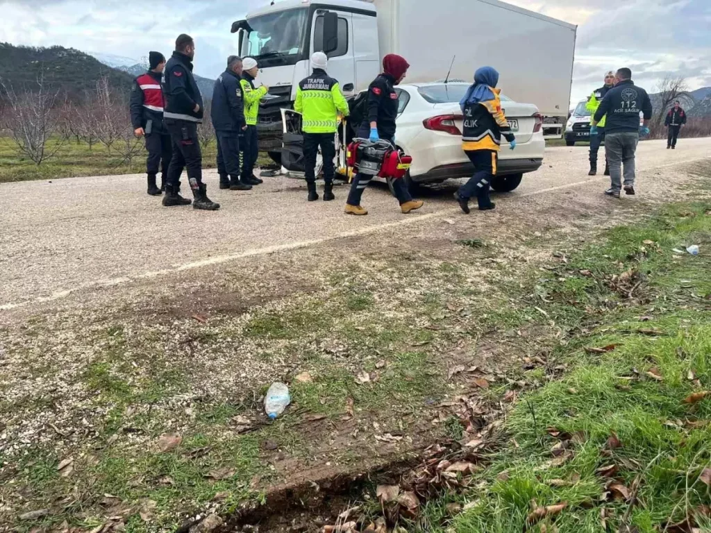 Eğirdir’de Şok Kaza: 2 Ölü, 1 Yaralı