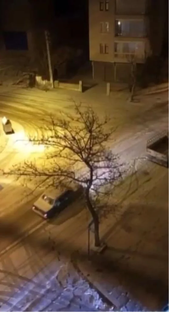 Polatlı’da Kar Yağışı Yolları Buz Pistine Döndürdü