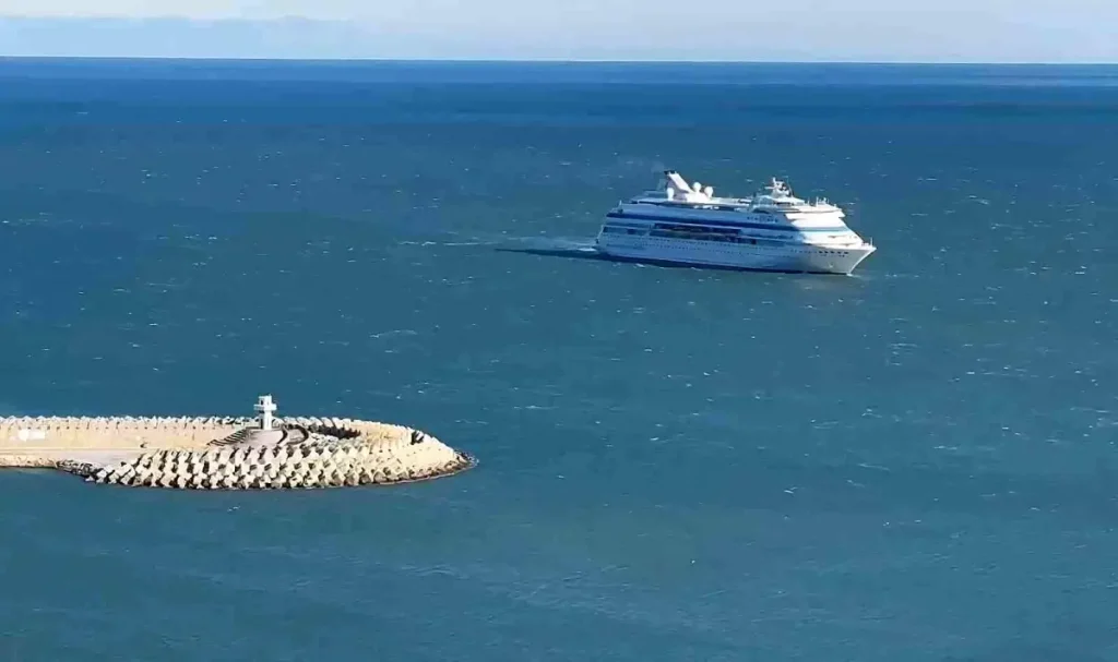 Dev Geminin Amasra Limanı’na Girişi İmkansızlaştı