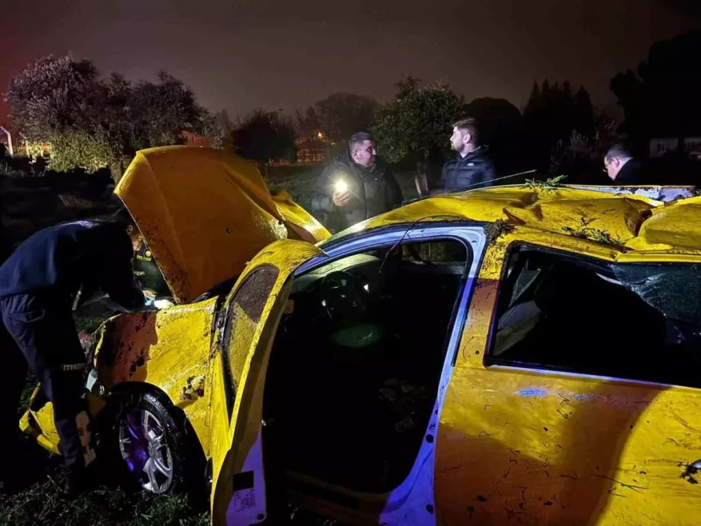 Ticari taksi tarlaya uçtu: 1 yaralı