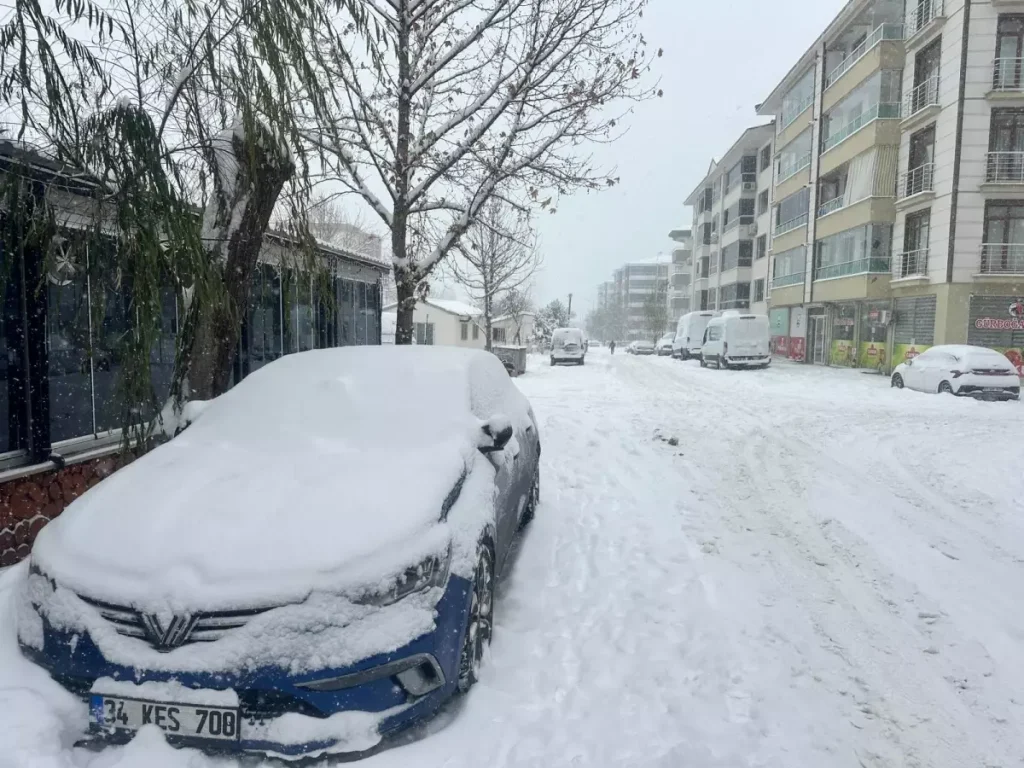 Tunceli’de Kış Lastiği Olmayan Araçlara Yasak