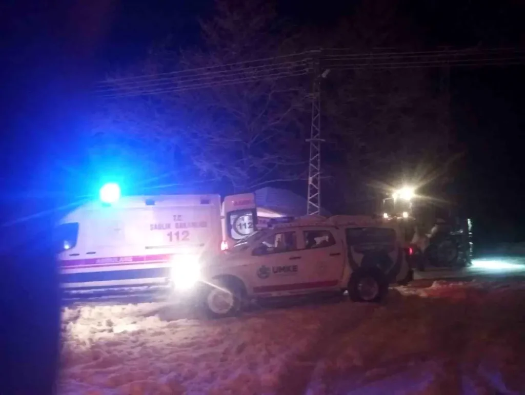 UMKE Ekipleri Karabük’te Yoğun Kar Yağışını Aşıp Yatalak Hastaya 4 Saate Kadar Ulaştı